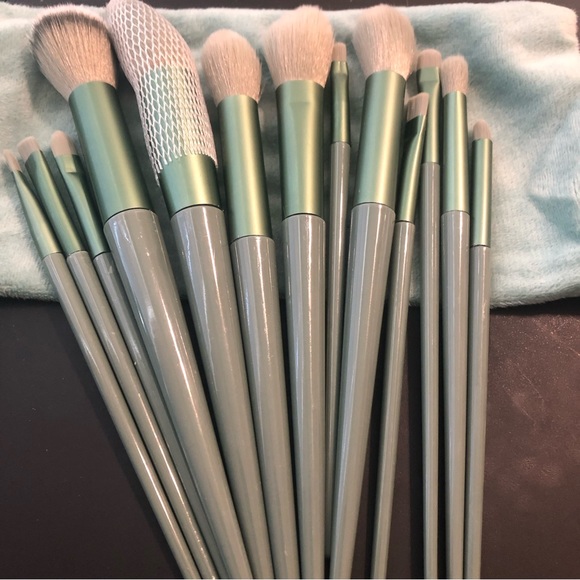 NEW Women’s Gift Bundle - Picture 7 of 9